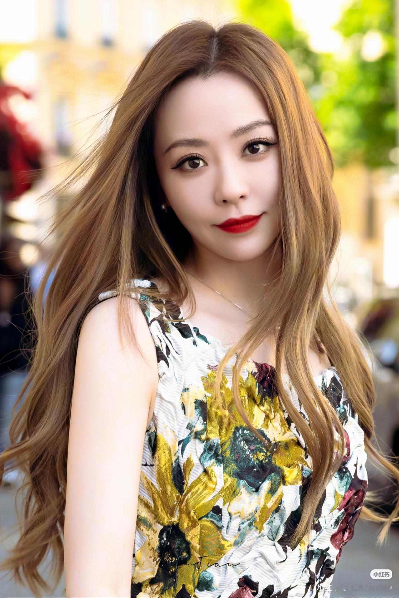 我鸡皮疙瘩都起来了有些事，真的就是冥冥之中注定的！刚刚才知道，41岁的张靓颖