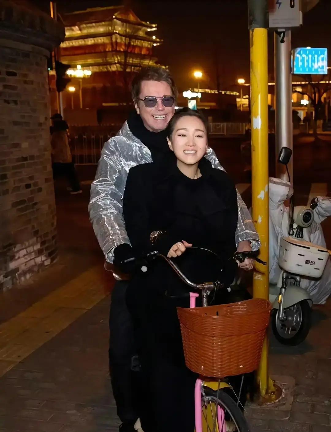 看到巩俐和她老公让-米歇尔·雅尔最近的动态，有点感慨。一个59岁，一个76岁，这