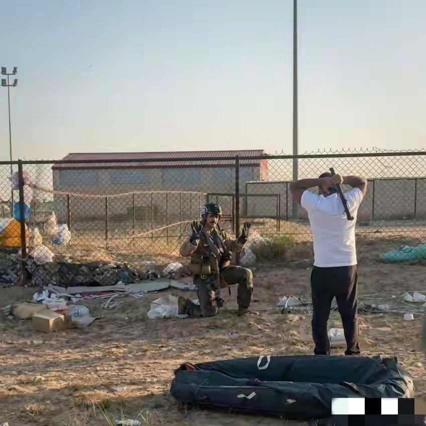 多架美军F-15E战机坠毁，谁打的已不重要，重要的是：当美军飞行员跪在异国土地，