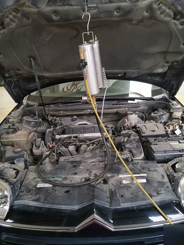 我去年刚换车，开了快一年，跑了不到一万公里，结果上次保养被忽悠着做了“燃油系统清