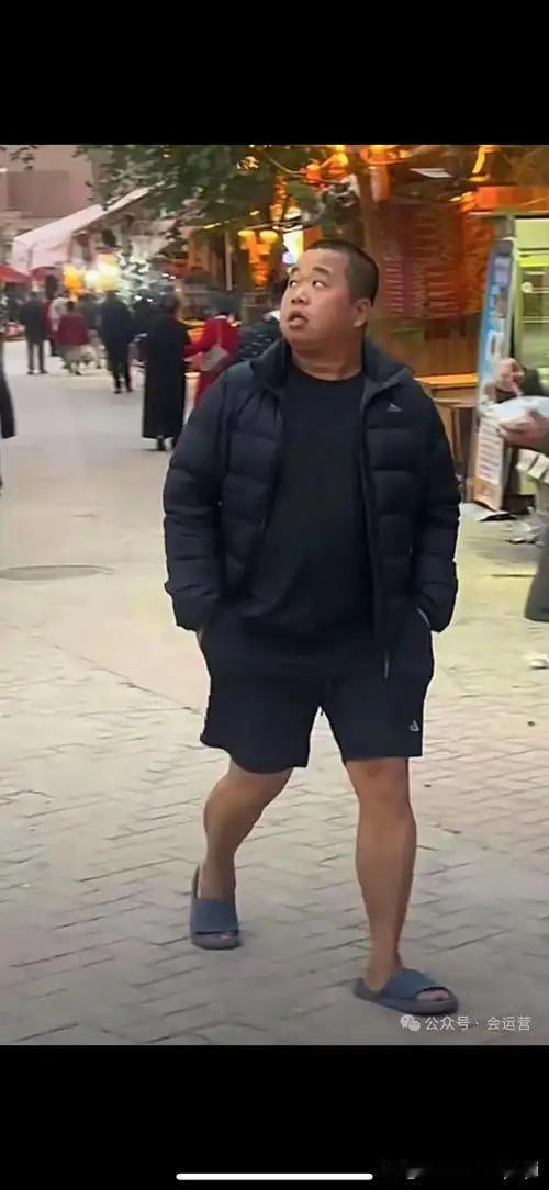 蓝战非被绑架细节曝光1，绑架地点在南非的某个五星酒店里2，作案人是一名中