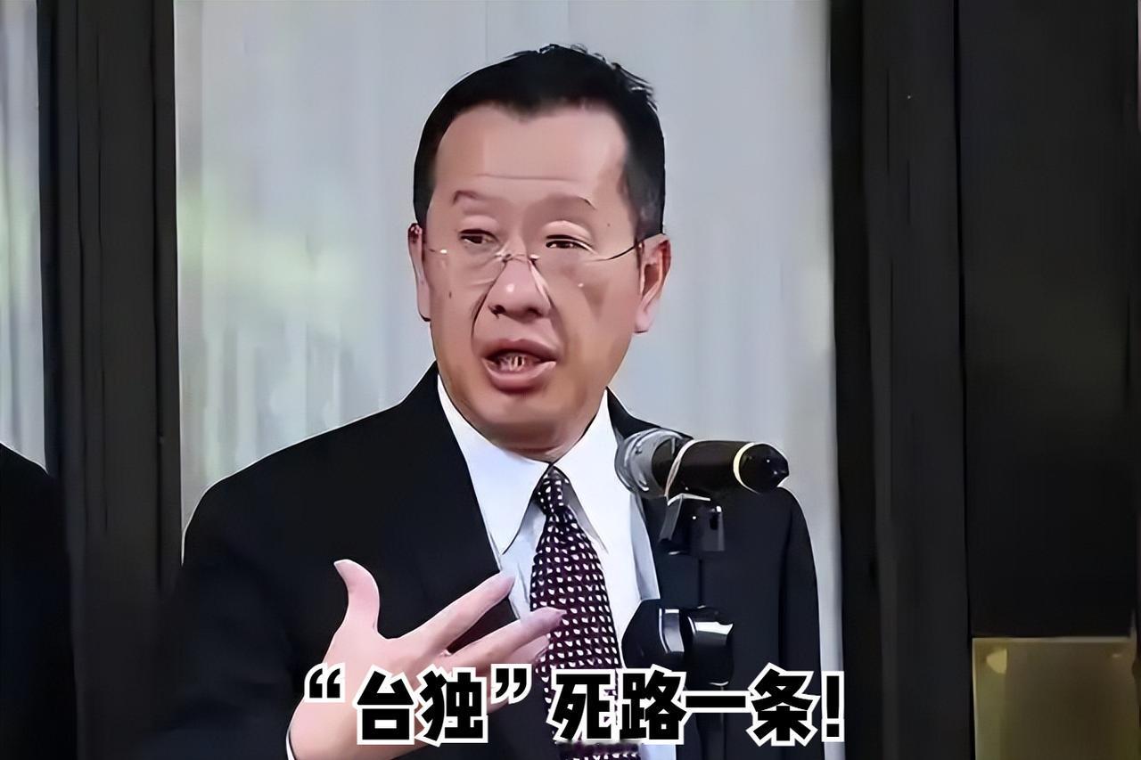新加坡联合早报今日报道：“时隔多年，台湾军方今年起将军官学校毕业生的‘爱国教育’