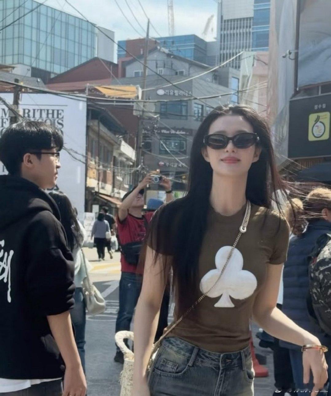 王楚然头肩比很好，看起来有肉但是头不大。现在身材真的很好。