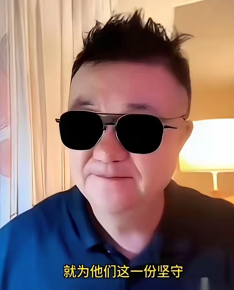 董路直播的时候，自己抖了个猛料。他说，李铁刚进去那会儿，他发了条朋友圈，底下冷冷