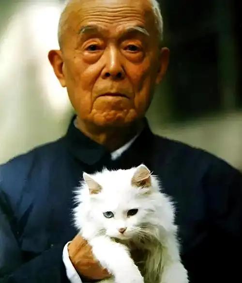 一位哲学家说:“其实人死了之后，不是去天堂，也不是去地狱，也没有转世和灵魂。人生