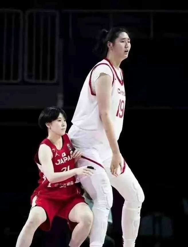 张子宇的出现给低谷中的中国女篮注入了一针强心剂，但也不能期望值太高，因为张子宇单