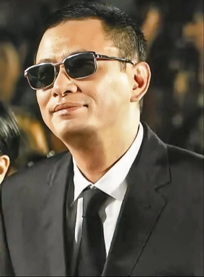 笑死我了,王家卫是不是要体面退圈了?这嘴巴吧啦吧啦的,他怎么敢这样说陈道明老师