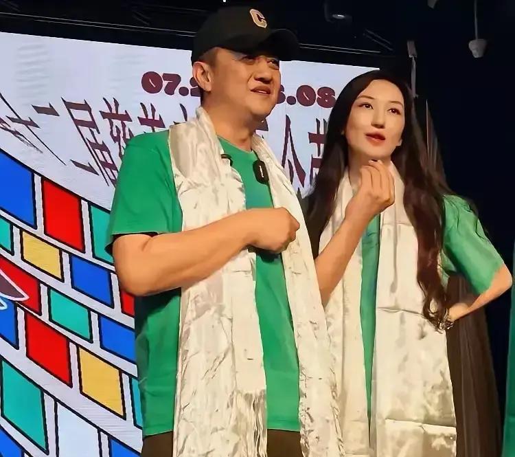 刘嘉玲无意间一句话，像根针，刺破了王菲与李亚鹏之间最大的那个谎言。“她当年是真