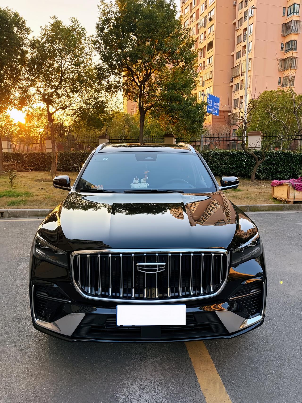 说到星越L的油耗，我认为得看人开、看路况。2.0T+8AT这个组合，本来就不是省