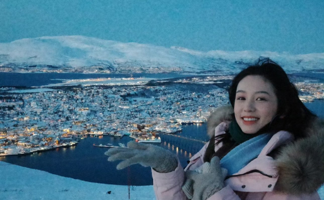 好有氛围感呀周也！！也子自拍又进步了