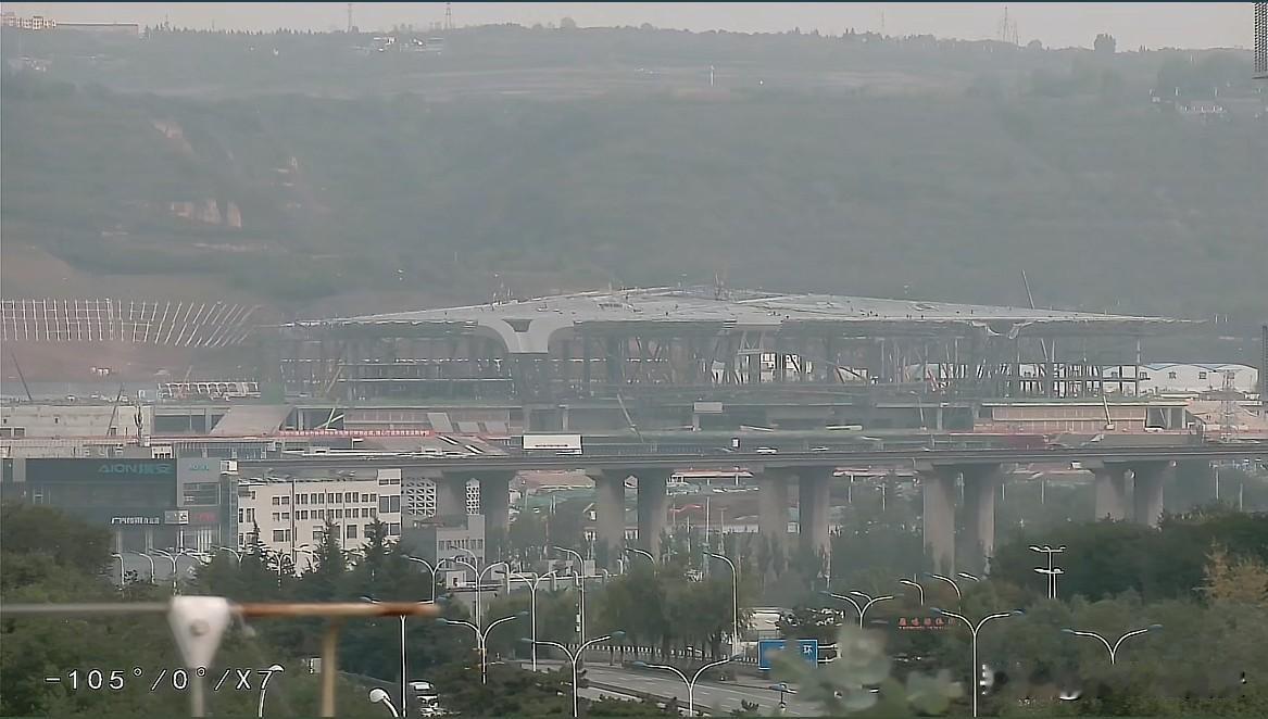 西安东站站房主体框架建设已基本成型西安东站建成后将接入地铁5号线，未