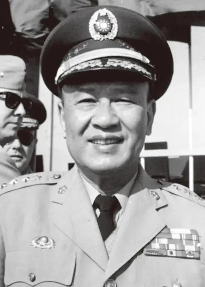 1949年，国民党败局已定。当蒋介石慌不择路盘算退守台湾时，白崇禧却提出了一个疯