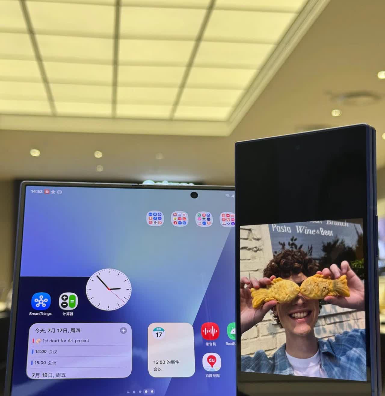 终于上手三星ZFold7啦！折叠试了很多次感觉铰链真的很丝滑很扎实！最惊喜的