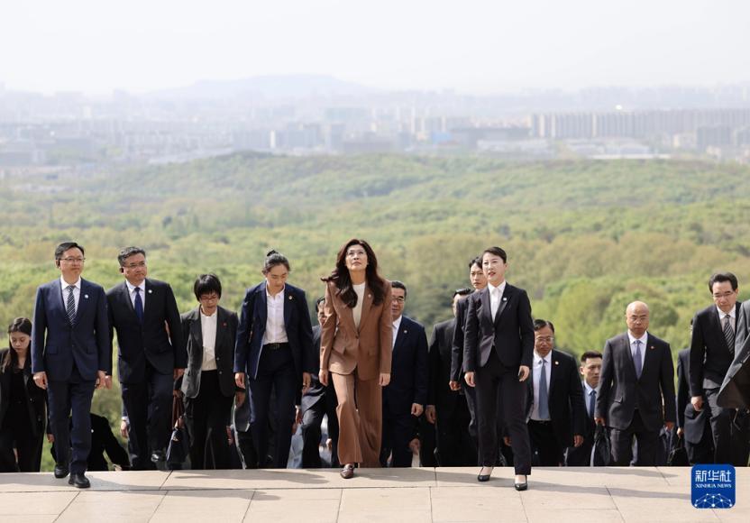 赖清德万万没想到，郑丽文的6天访问大陆之行，竟然有可能扭转国民党20年的颓势！