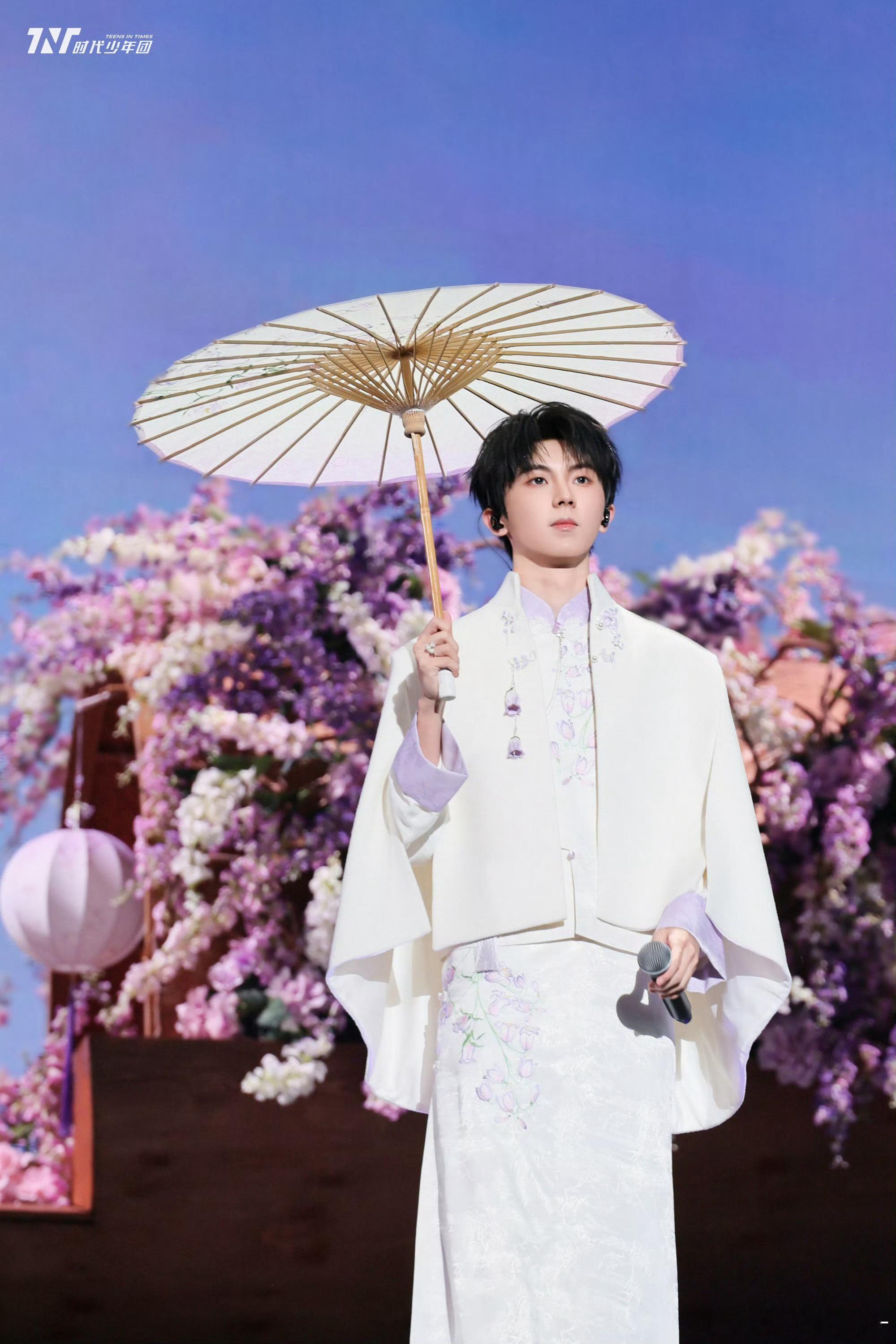 哈哈哈哈哈哈哈太搞笑了，时代峰峻倒闭了七遍