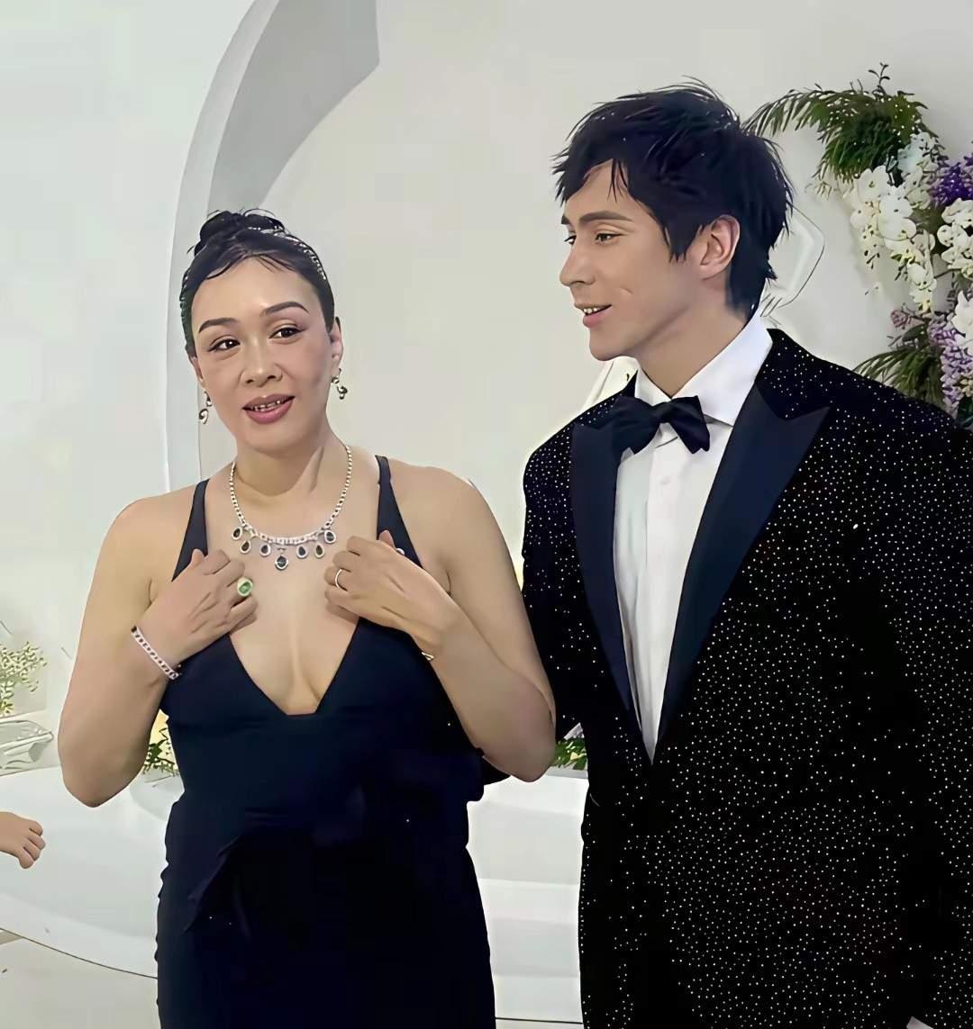 张伦硕现在也知道r饭不好吃吧！她把美好惊艳给了别人，你吃的就是一堆肉。