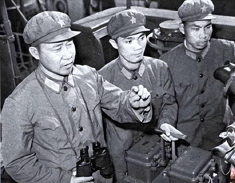 1951年，志愿军师长黄朝天违抗军令，率9000残兵掉头杀向3万美军，13天后李