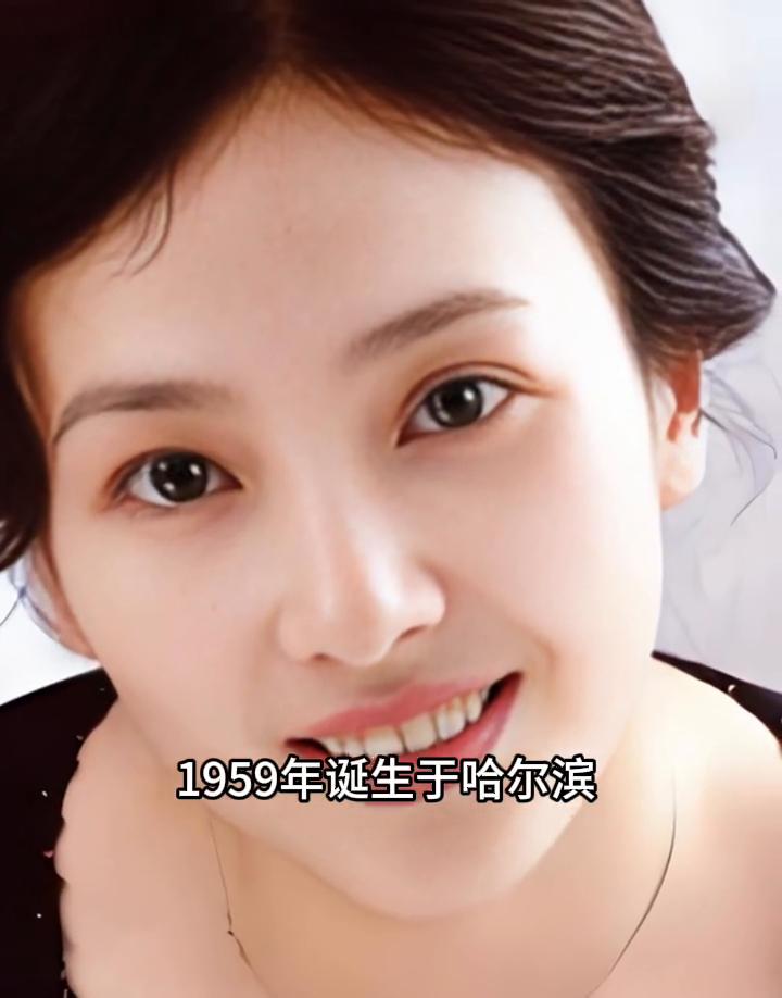 她是刘亦菲的母亲，1959年诞生于哈尔滨，国家顶尖舞者，11岁考进武汉歌舞剧院。