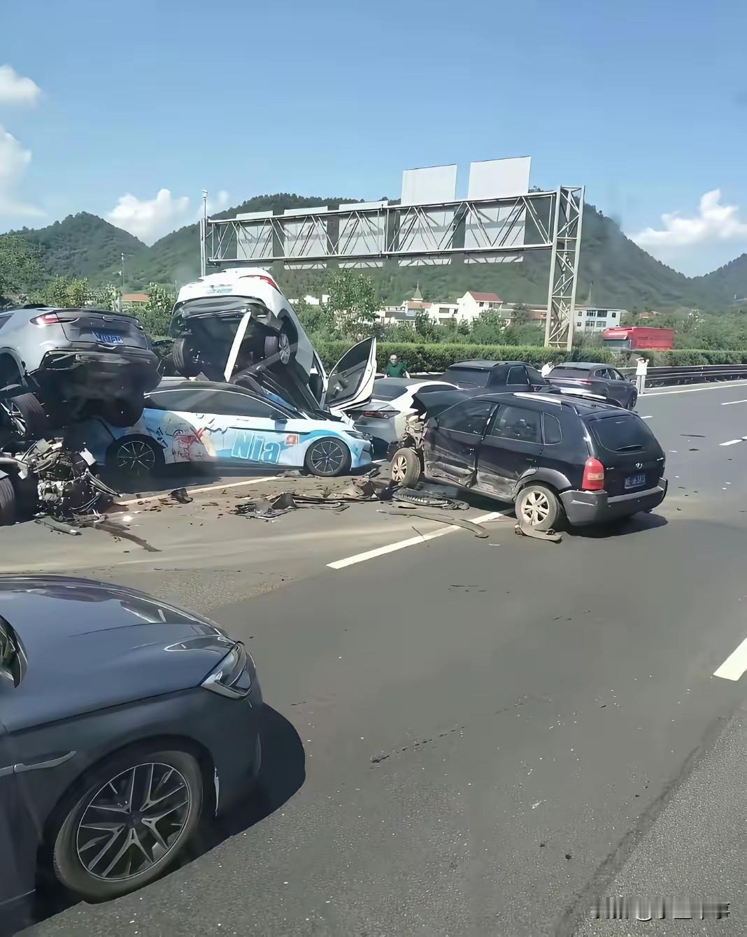比亚迪汉:你们都欺负我，我还不能发火🔥