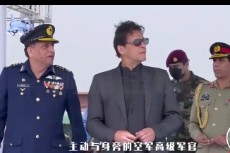 巴基斯坦前总理伊姆兰没想到自己鉴下的歼10cE居然这么厉害，不但帮巴基斯坦战胜了