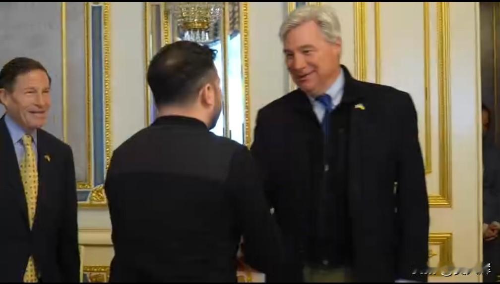 【泽连斯基：用冻结的俄罗斯资金为乌克兰“爱国者”采购导弹完全合理】2月16日