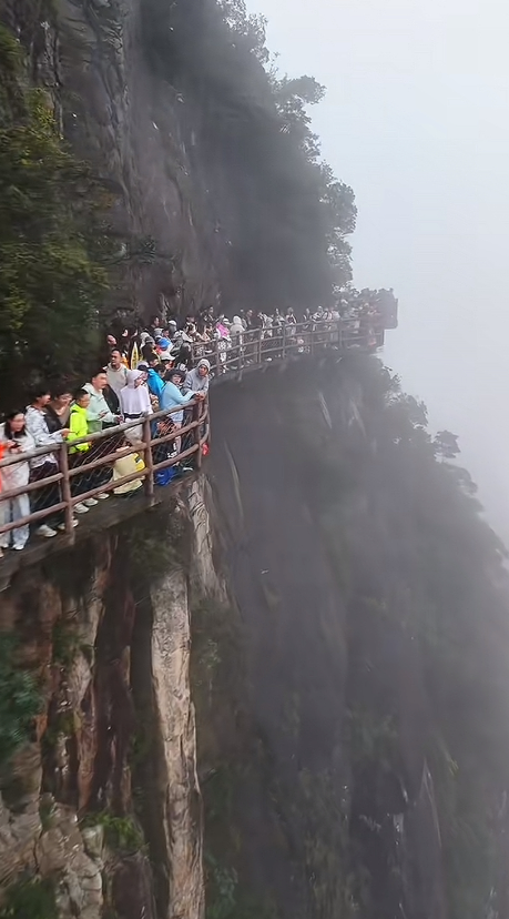 我说的是万一，万一承受不住重量掉下去怎么办？