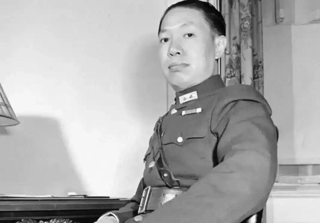 1954年，张群硬着头皮走进蒋介石办公室，低声说：“熊式辉在曼谷办厂亏光了，连饭