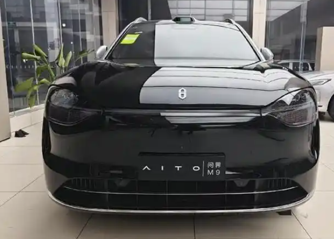 面子真的没有那么重要，最近我发现了一件买车很划算的事情，发小买车看中了问界M9，