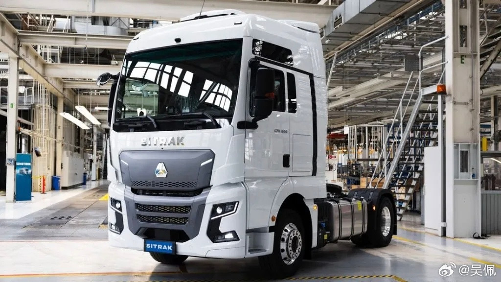 这个故事是这样的：三十多年前中国引进了斯太尔卡车，中国重汽得以发展，后来引进了M