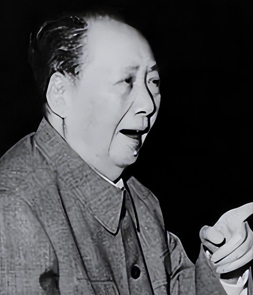 1961年，毛主席和周总理大吵一架，随后毛主席突然反问一句：“你吃了吗？