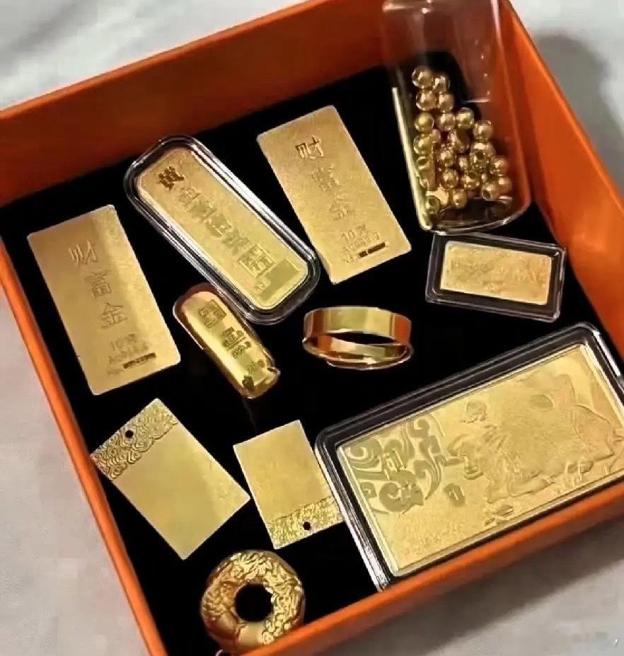 黄金2016年，金价为:267元/克2019年，金价为:312元/克2021