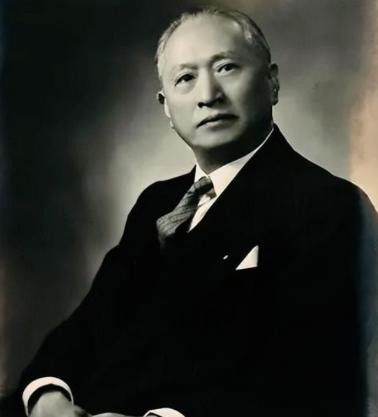 1972年，高层托人邀请定居美国的顾维钧先生回国看看，这个80多岁的老人却只淡淡