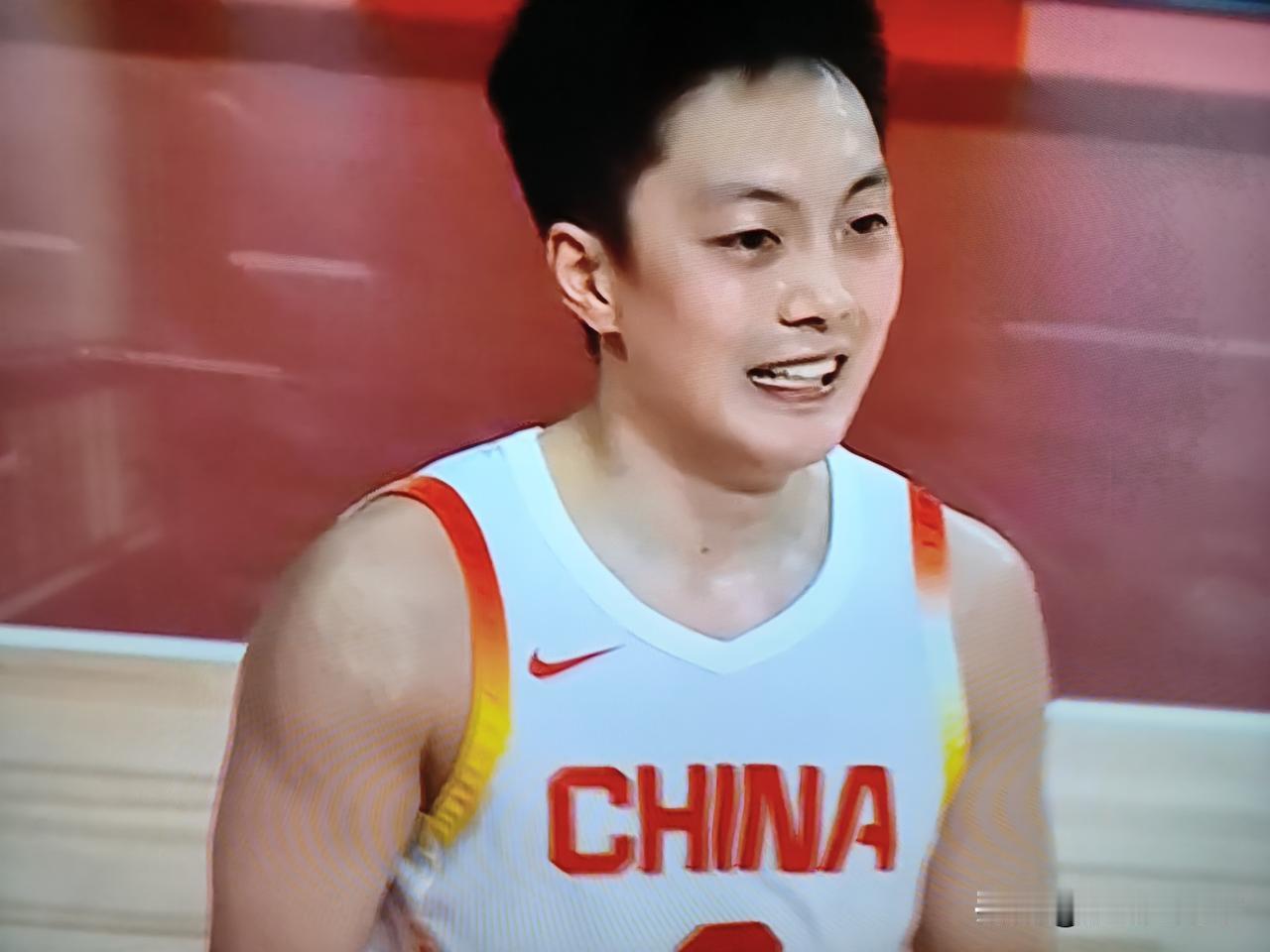 你要说这次男篮亚运会的比赛余嘉豪表现差点，谁都可以理解，毕竟余嘉豪实力不具备，也