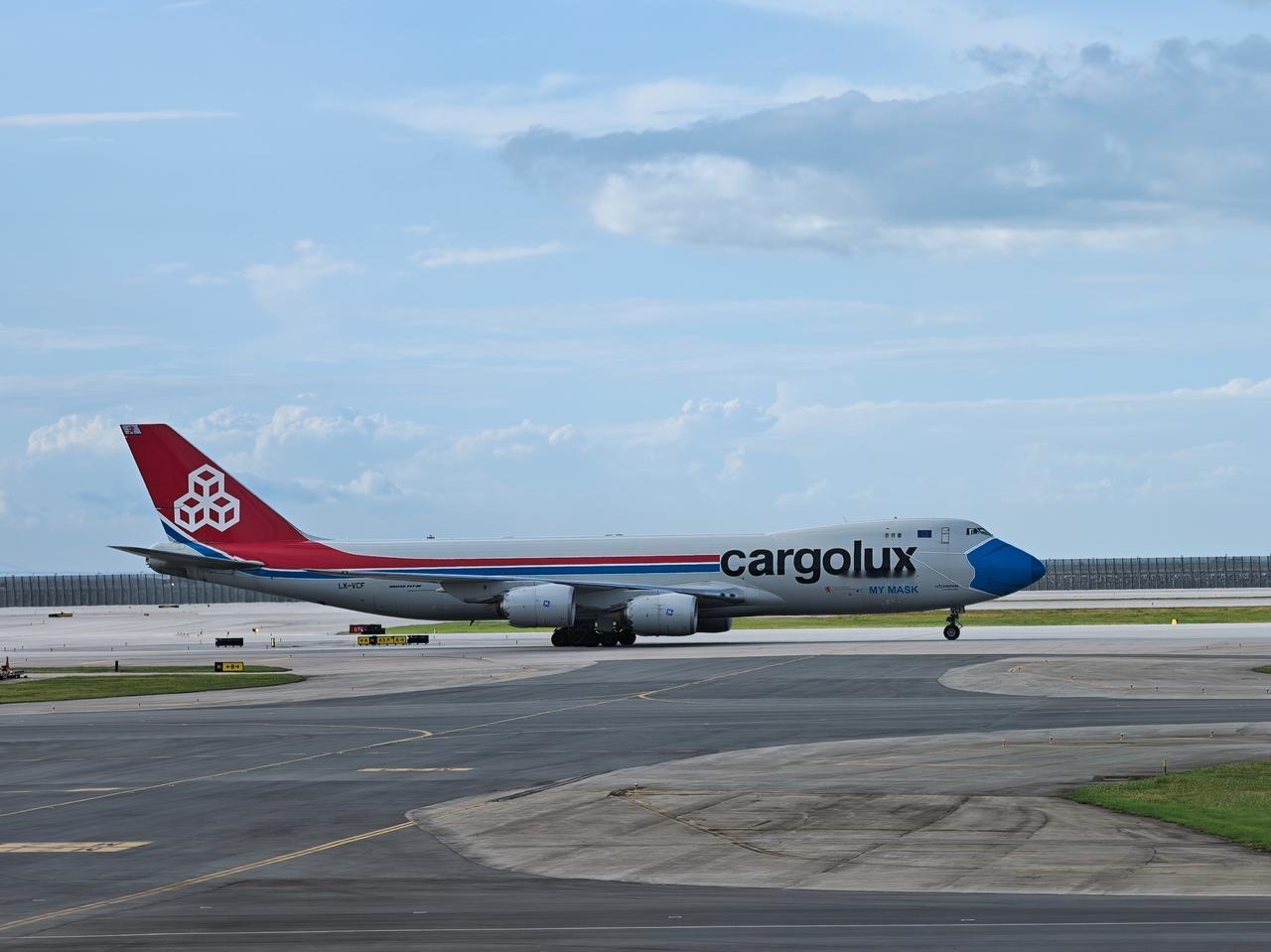 这雷达罩坏了可不好串件啊