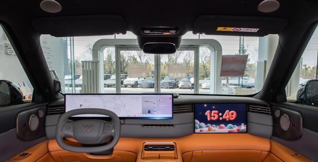 说实话，去年这时候我就吃过一次亏。那会儿看中一款车，预售优惠说得天花乱坠，我