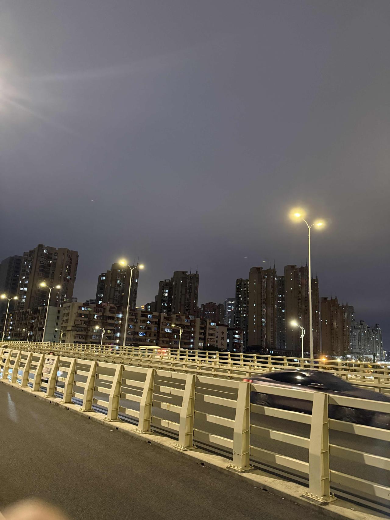租房5年，我和老公在喜欢的城市买了套小公寓当时我俩在深圳租着月租6000的老
