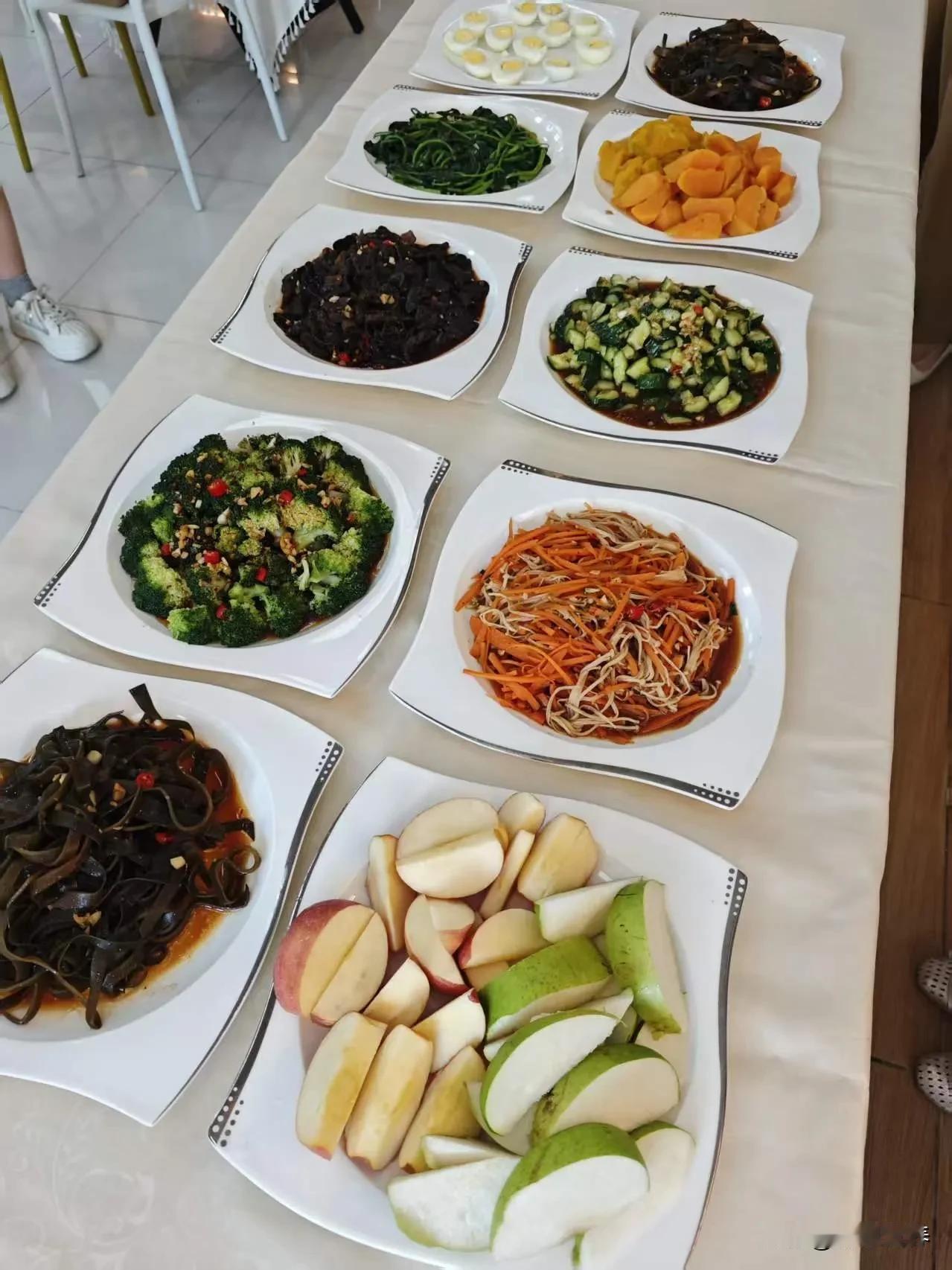 不用饿到崩溃！改个吃饭时间，就能瘦、能抗衰、还更健康减肥这件事，绝大多数人都走