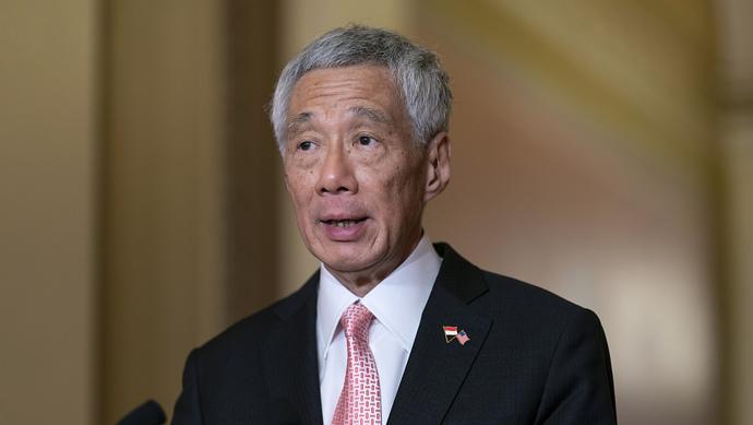 新加坡方面终于怕了！李显龙的话说得很实在，如果整个世界都照照美国的规则走，小国家