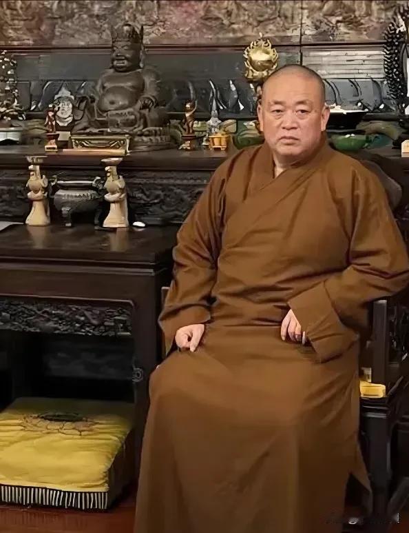 佛说：“你都有私生子了还念经吃斋，这不是伪佛吗？”释寺长回怼：“人类如果不繁衍