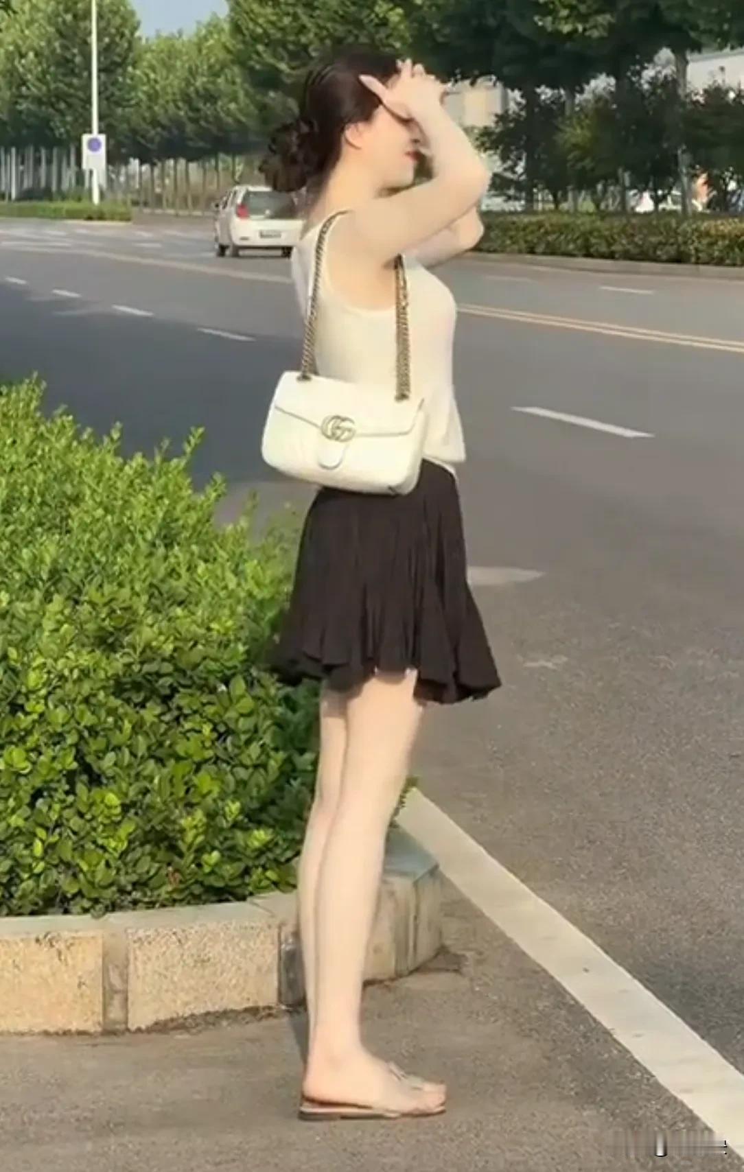 其实这个世界上从来只有我们自己一个人。