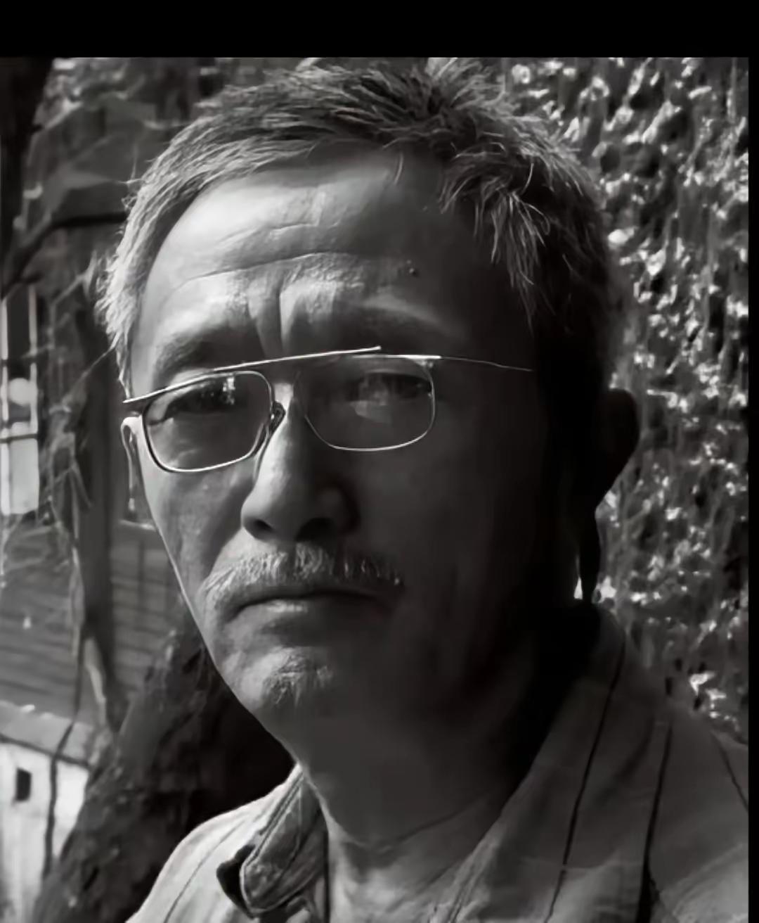 美协副主任的“丑化艺术”：老子吐舌、秋瑾变形，谁给的底气？美协雕塑艺委会副