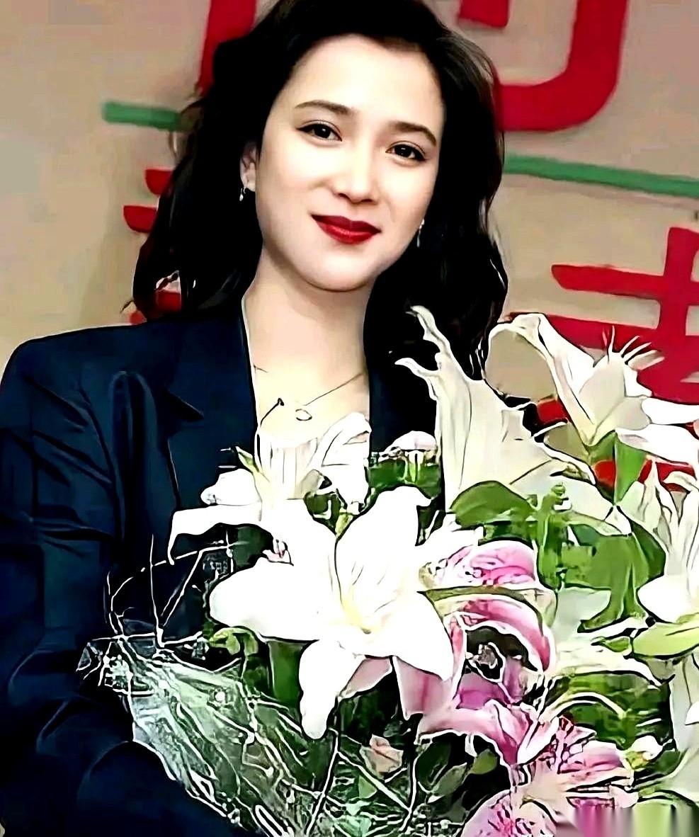 何晴走的时候，据说特别孤单。没有爱人，没有孩子在身边。一个演遍了四大名著的大