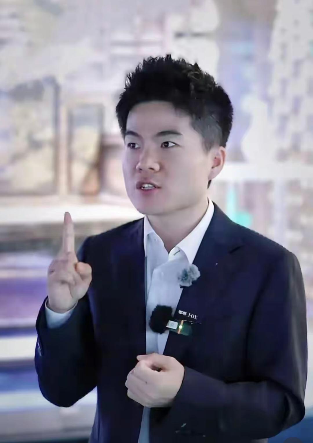 董宇辉遭全网围攻：他是取经的悟空，荆棘满途终见光芒！最近董宇辉遭遇的这