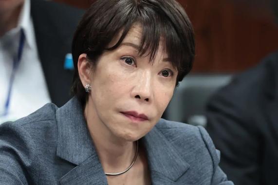 8天狂发30帖，高市早苗急了？支持率下滑后，她把X玩成了“第二官邸”8月17