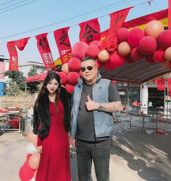 泪目！近日，河南一女子结婚通知姑父，结果，却被姑父去请拒绝！原因是姑姑去世了，自