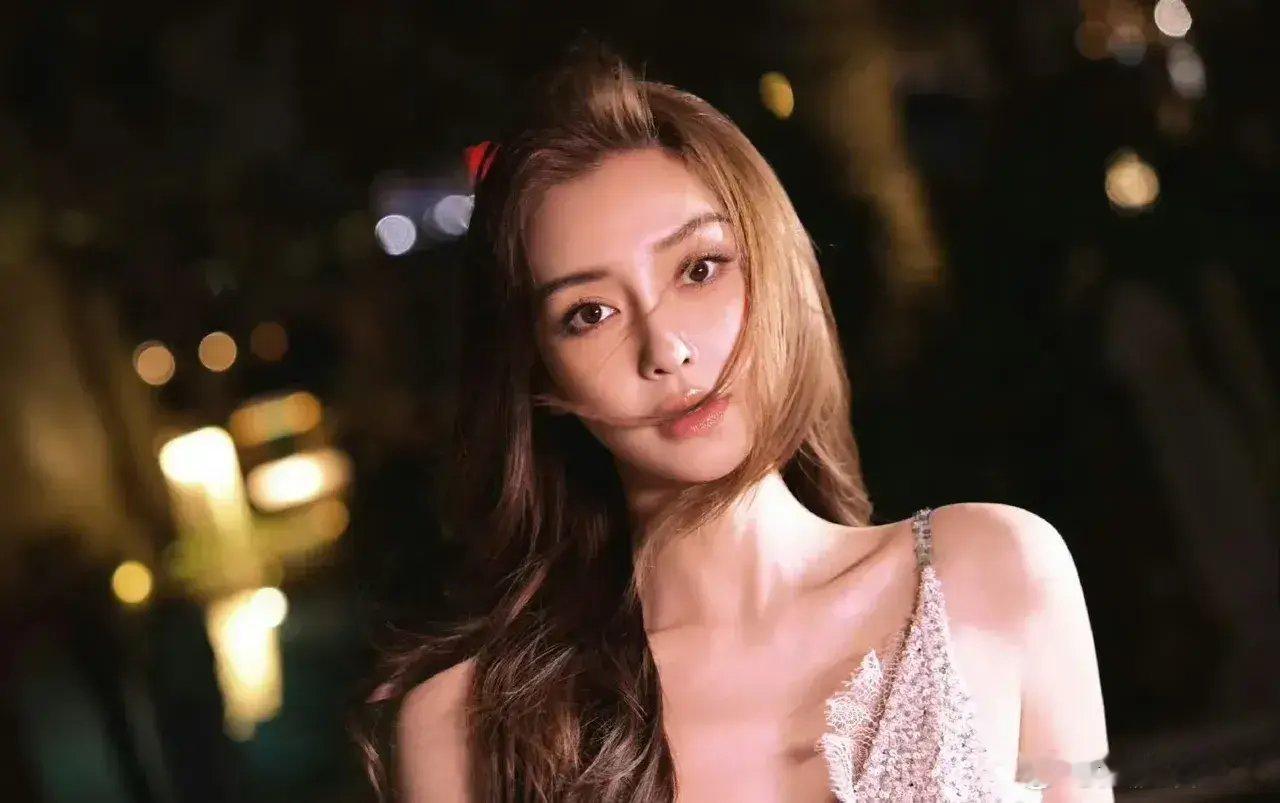 Angelababy后援会将恢复工作沉寂许久，Angelababy突然放出大招！