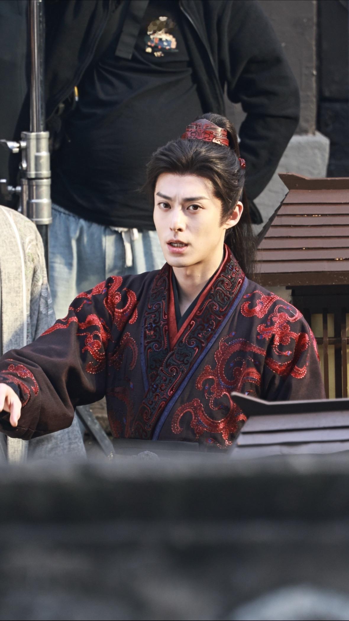 今日来自王鹤棣的绝美对视王鹤棣