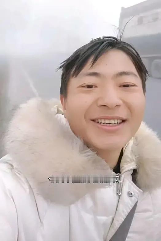 一条漫漫长路，见证普通人的坚持与温暖。26岁小伙徒步1500公里的真实原因曝光！