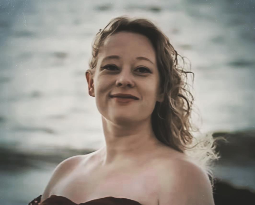 这一次，特朗普是真的没法轻松收场了。被当街击毙的不是非法移民，不是少数族裔，