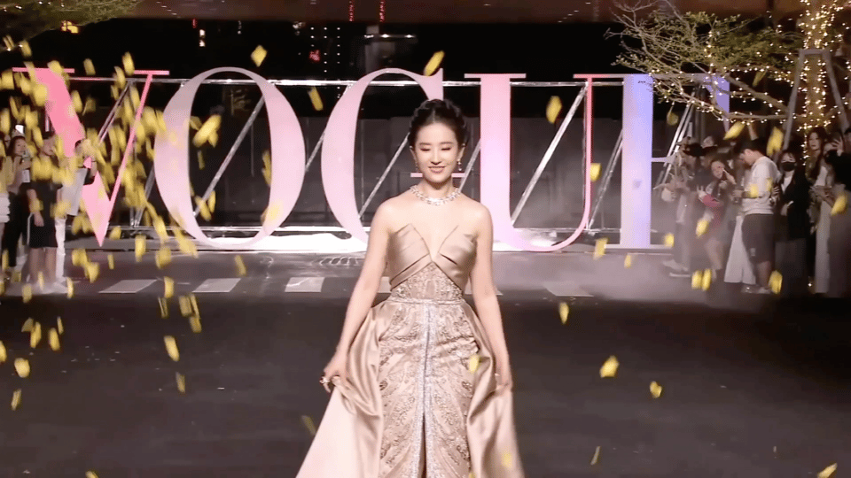 喜欢去年的形式，喜欢今年的造型，都太经典了​​​